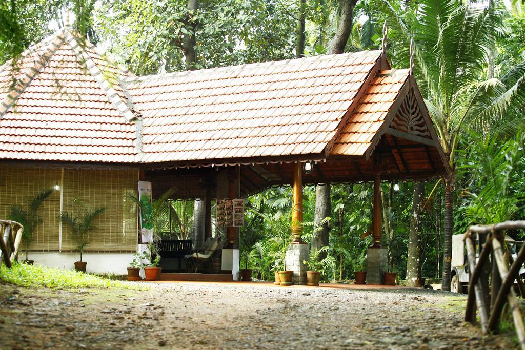 ホテルソマ バーズ ラグーン リゾート Kotamangalam エクステリア 写真